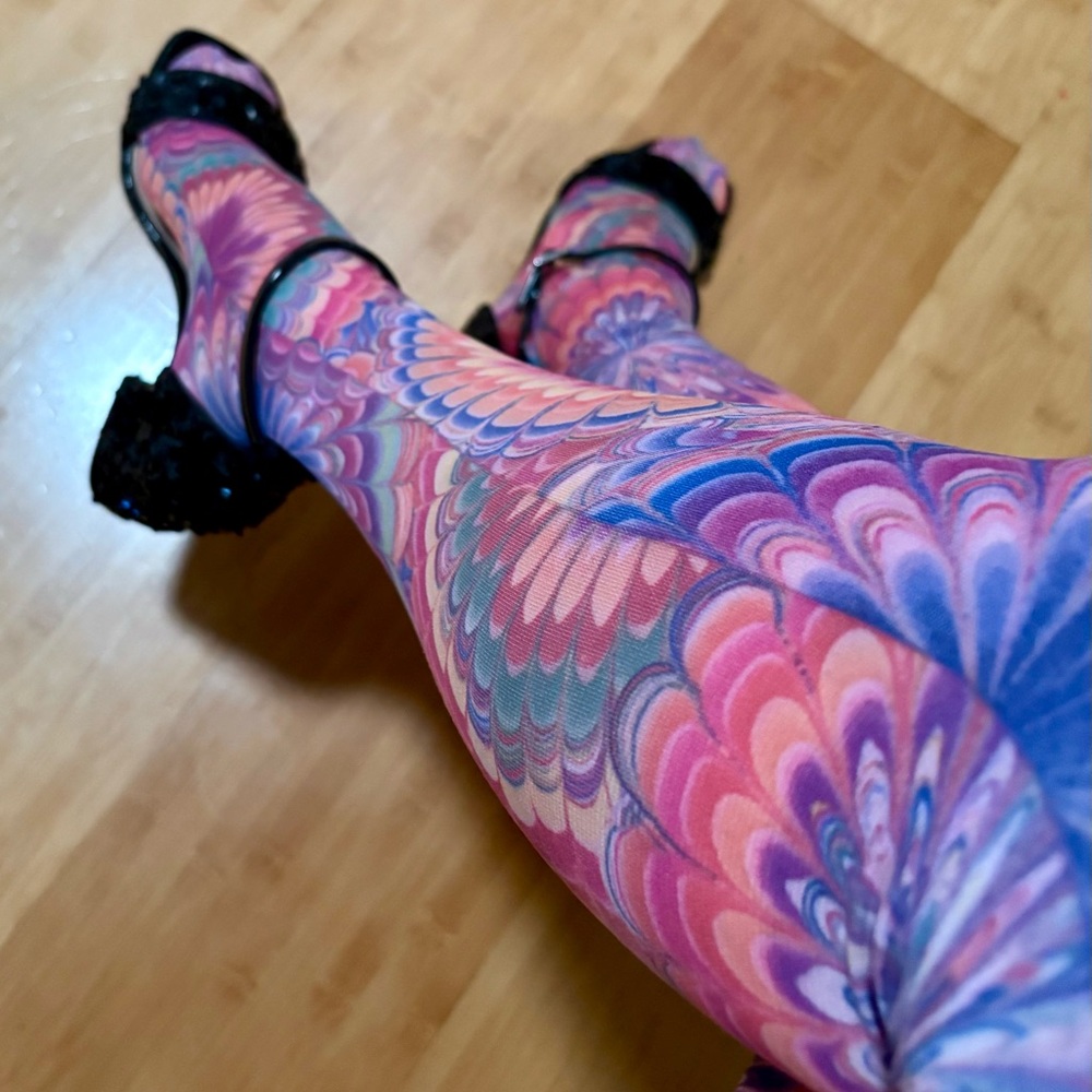 Colorful Patterned Leggings Set - Picture 7 of 9